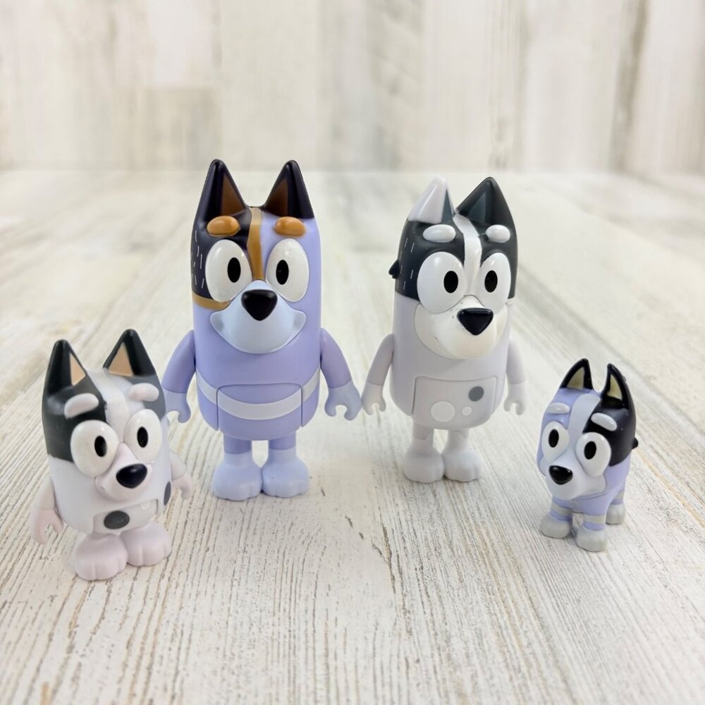 Bluey Figure Uncle Stripe FAMILY Heeler Aunt Trixie Puppy Socks Muffin LOT Blue